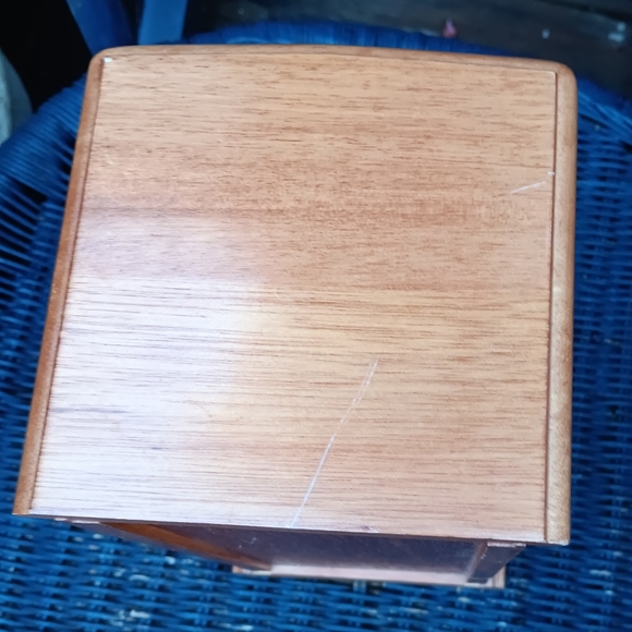 Vintage Montgomery Ward By Wondercrafts stained glass jewelry box - Picture 4 of 9